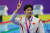 항저우 아시안게임 시상식 단복의 안타 로고. 사진 중국 수영 국가대표 왕순 웨이보