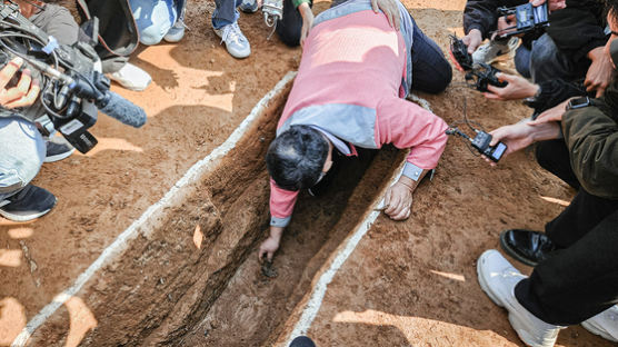 아동 치아 210개 나왔다…"안산 선감학원 집단 암매장은 사실"