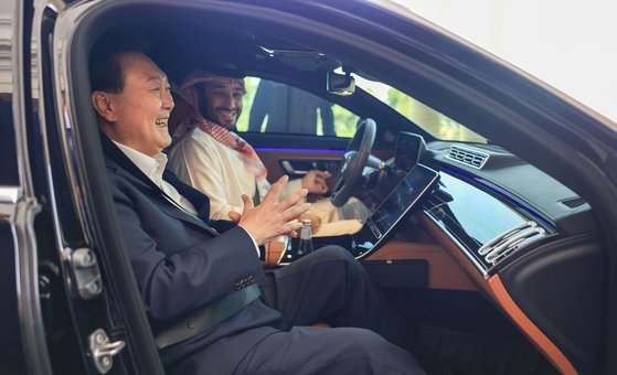 Hyundai Motor chairman marks 3rd year of record earnings