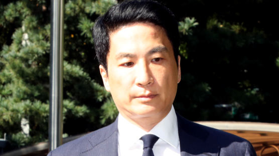 '47억 임금 체불' 김용빈 회장…법인카드로 사치품 구입했다