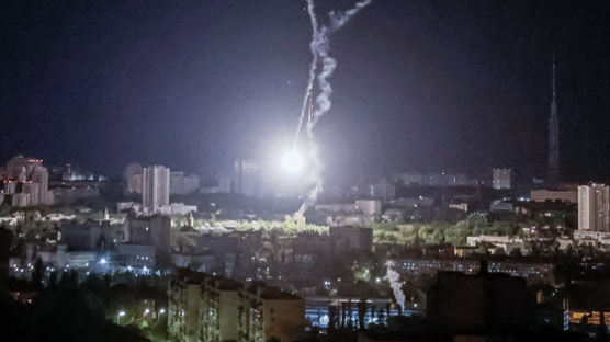 러 국방부 “우크라이나 에이태큼스 미사일 처음으로 격추” 