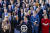 마이크 존슨 신임 미국 하원의장이 25일(현지시간) 워싱턴DC 국회의사당 앞에 모인 공화당 의원 앞에서 연설하고 있다. EPA=연합뉴스