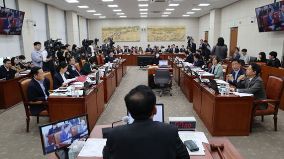 "의대 무한도전, N수생 속출"…국감서도 의대 증원 공방