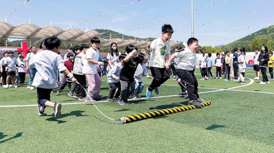 "전문의 모셔요" 연봉 3억 이상, 아파트·별장 준다는 이 지역 