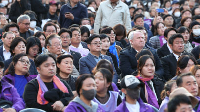 인요한엔 야유 쏟아진 추모대회…이재명, 尹 불참 겨냥해 한 말 