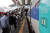 지난달 18일 오후 서울역에서 하차한 승객들이 승강장을 빠져나가고 있다. 연합뉴스