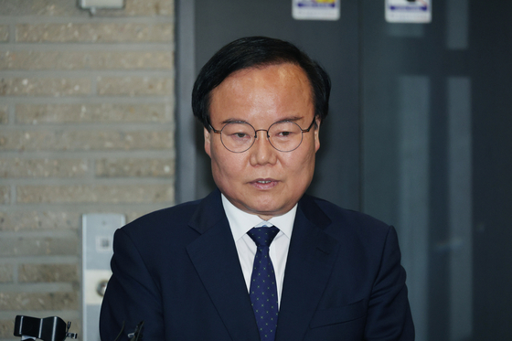'대사면' 염두 뒀나…5개월 버티던 김재원, 최고위원직 자진사퇴