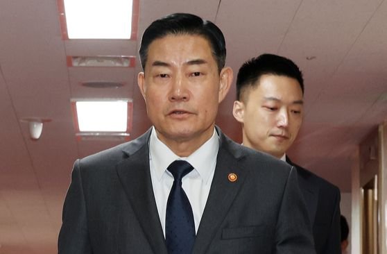 Yoon's office denies hasty secretary sacking to hide truth