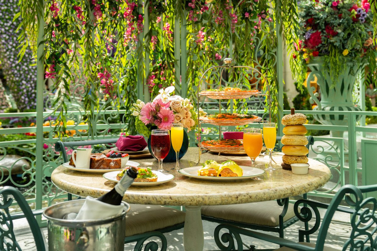벨라지오 호텔 내 식물원·온실에는 테이블에 딱 하나 있다. 컬러풀한 정원 분위기를 느끼며 뉴욕식 브런치를 맛볼 수 있는 '가든 테이블'이다. 사진 라스베이거스관광청