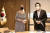 지난 1월 15일 마리안느 크누어 세계정치학회 유치위원회 의장과 오세훈 서울시장이 기념 촬영하는 모습. 연합뉴스