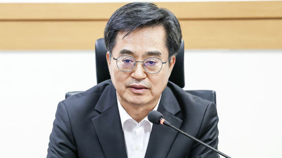 경기북도 띄웠던 김동연 "메가 서울, 황당한 국토 갈라치기" 