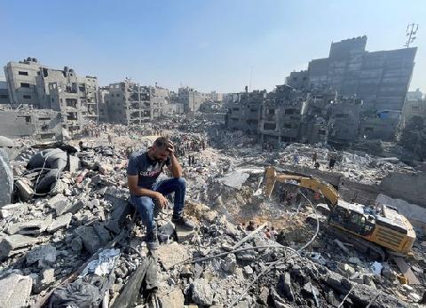 이스라엘 "하마스 수뇌부 제거했다"…난민촌 수백명 사상