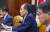 추경호 경제부총리(가운데)가 2일 정부서울청사에서 비상경제장관회의를 주재하고 있다. 연합뉴스