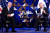 조 바이든 미국 대통령(왼쪽)이 지난달 18일 이스라엘 텔아비브에서 열린 회담에서 베냐민 네타냐후 이스라엘 총리가 연설하는 것을 듣고 있다. AFP=연합뉴스