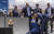 조 바이든 미국 대통령이 지난 6월 1일(현지시간) 콜로라도주 콜로라도스프링스의 미 공군사관학교 졸업식장 연설 무대에서 넘어져 행사 관계자의 부축을 받고 있다. AP=뉴시스