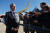 토니 블링컨 미국 국무장관(왼쪽)이 2일(현지시간) 이스라엘과 요르단을 거쳐, 일본, 한국, 인도로 이어지는 9일간의 순방길에 오르기 전, 워싱턴 인근 앤드루스 공군기지에서 기자들의 질문에 답하고 있다. AFP=연합뉴스