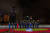 4일 밤 리창(오른쪽 여섯번째) 중국 총리와 앤서니 앨버니지(왼쪽 여섯번째) 호주 총리 등 제6회 중국 수입박람회에 참가한 외국 정상들이 황푸강변의 와이탄에서 기념 촬영을 하고 있다. 앤서니 앨버니지 호주총리 X(옛 트위터) 캡처