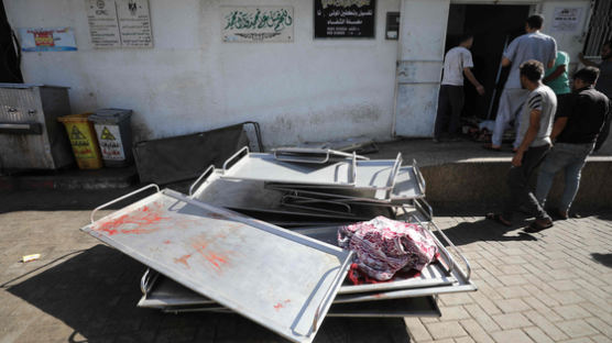 '가자 충돌' 한 달, 1만명 넘게 죽었다…"의료인 16명 사망"