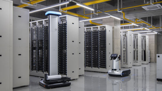 국내 최대 데이터센터 ‘네이버 각 세종’ 가보니…로봇이 서버 배달 | 팩플