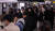 10일 서울 중구 서울역 1호선 승강장에서 시민들이 열차를 기다리고 있다. 서울교통공사노조는 지난 8일 임금·단체협약 협상이 결렬됨에 따라 9일 오전 9시부터 10일 오후 6시까지 파업에 돌입했다. 뉴스1
