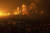 하마스가 이스라엘을 기습 공격한 이튿날인 지난달 8일(현지시간) 가자지구 내 하마스 근거지인 가자시티에서 이스라엘의 대규모 공습으로 화재와 연기가 피어오르고 있다. AP=연합뉴스