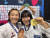 금메달을 들고 활짝 웃는 허미미(오른쪽)와 63kg급 동메달을 딴 김지수. 사진 허미미