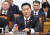 신원식 국방부 장관이 지난 9일 오후 서울 여의도 국회에서 열린 국방위원회 전체회의에서 의원들의 질의에 답하고 있다. 뉴스1