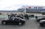 14일(현지시간) 미국 샌프란시스코 공항에 착륙한 시진핑 중국 국가주석의 전용기 앞으로 훙치 차량이 대기하고 있다. AFP=연합뉴스