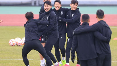[포토타임] '훈련은 즐겁게'...싱가포르와 월드컵 예선전 앞둔 한국대표팀