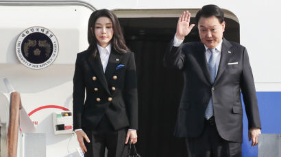 尹, 美 APEC회의 첫 참석차 출국…한중 정상회담 여부 주목