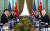 15일(현지시간) 미국 샌프란시스코에서 열린 미·중 정상회담에서 조 바이든 대통령(오른쪽)이 시진핑 주석(왼쪽)의 발언을 듣고 있다. [AP=연합뉴스]