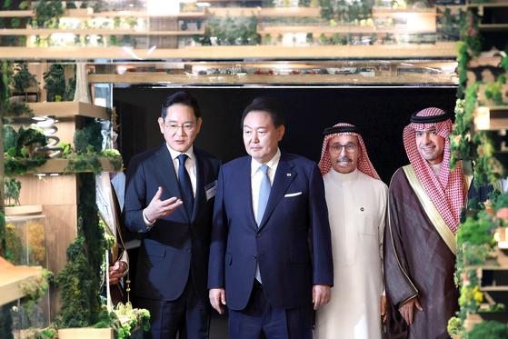 고유가에도 사우디 성장 추락…한국 ‘제2 중동 붐’ 헛물 켰나