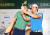 2016년 싱가포르 오픈 우승자 송영한(오른쪽)과 2위 조던 스피스가 셀카를 찍고 있다. 중앙포토 