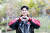 LG 팬들을 위한 사랑을 하트로 표현한 오지환. 김경록 기자
