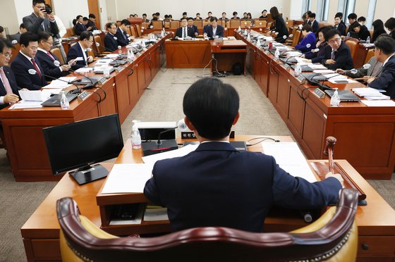 Korean banks at risk of W3tr in losses in HK