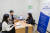 한국항공대 대학일자리센터에서 학생들이 취업 컨설턴트와 진로, 취업 관련 상담을 받고 있다. 사진 한국항공대