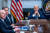 조 바이든(오른쪽) 미국 대통령이 토니 블링컨(왼쪽 두 번째) 국무장관 등과 함께 21일(현지시간) 워싱턴 DC 백악관 루즈벨트룸에서 마약성 진통제 펜타닐 대응책 관련 회의를 하고 있다. EPA=연합뉴스
