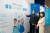 22일 서울 송파구 삼성물산 래미안갤러리에서 열린 '사회적 약자 지원 CSR 신사업 출범식'에서 삼성 임직원들이 CSR 신사업을 소개한 전시를 관람하고 있다. 사진 삼성