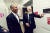 데이비드 레터맨과 버락 오바마 전 대통령. 넷플릭스 시리즈에 출연한 장면이다. [출처 및 저작권 데이비드 레터맨 페이스북 페이지, 넷플릭스]