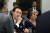 윤석열 대통령이 지난 22일(현지시간) 런던 왕립학회에서 열린 한·영 최고과학자 과학기술 미래포럼에 참석하고 있다. 연합뉴스