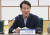 이원욱 더불어민주당 의원이 19일 오후 서울 여의도 국회 의원회관에서 열린 '원칙과 상식 1. 민심소통: 청년에게 듣는다' 토론회에서 발언을 하고 있다. 뉴스1