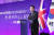 영국을 국빈 방문 중인 윤석열 대통령이 22일(현지시간) 런던 맨션 하우스에서 열린 한·영 비즈니스 포럼에서 축사하고 있다. 뉴시스