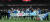 2부 리그 강등 위기에 몰린 수원 삼성 선수들이 지난 25일 서울월드컵경기장에서 FC서울을 1-0으로 꺾은 뒤 기뻐하고 있다. [뉴시스]