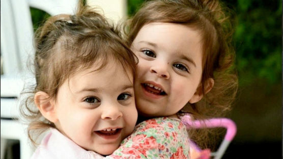 3세 쌍둥이 풀려났지만…최연소 인질 생후 10개월 아기는 아직