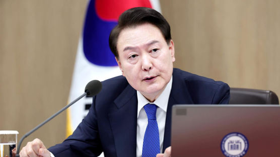 尹, 북한인권현인그룹 접견 "국제사회 경각심 가져야"