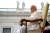 프란치스코 교황이 지난달 18일(현지시간) 바티칸 성 베드로 광장에서 삼종기도를 하고 있다. 로이터=연합뉴스 