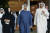 COP28 의장 술탄 알 자베르(오른쪽)가 셰이크 모하메드 빈 자예드 알 나얀 아랍에미리트(UAE) 대통령 겸 아부다비 국왕(가운데), 림 알 하시미 아랍에미리트 국제협력부 장관(왼쪽)과 함께 걷는 모습. AP-연합뉴스