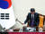 김진표 국회의장이 1일 오후 서울 여의도 국회 본회의장에서 열린 제410회 국회(정기회) 제13차 본회의에서 의사봉을 두드리고 있다. 뉴스1