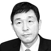 [이혁의 한반도평화워치] 한국 민주주의의 위기…발전이냐 퇴행이냐 갈림길