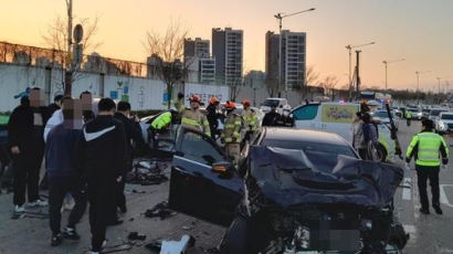 인천서 7중 추돌사고…횡설수설 벤츠 운전자, 음주측정도 거부